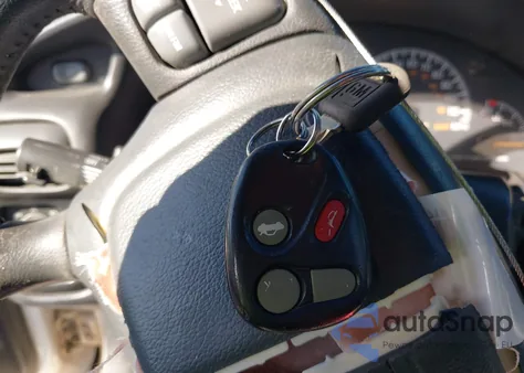 2000 Pontiac Grand Prix Gtp z USA, uszkodzony, nr VIN 1G2WR5217YF125528